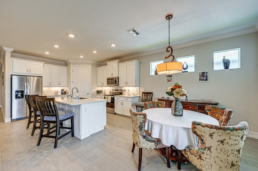 Building Photo - 415 Polihale Wy