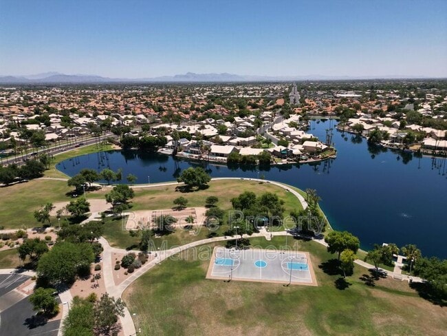 Building Photo - 809 S Lagoon Dr