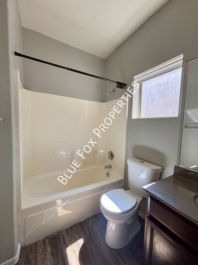 Building Photo - 308 E Camino Limon Verde