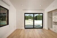 Building Photo - 452 Woodbury Rd