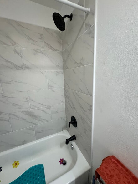 Building Photo - 235 E Olive St