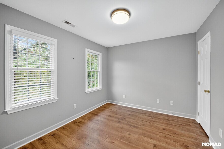 Building Photo - 8006 Crenshaw Ln