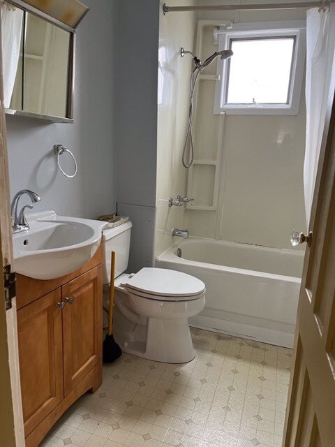 Building Photo - 1202 6th Ave