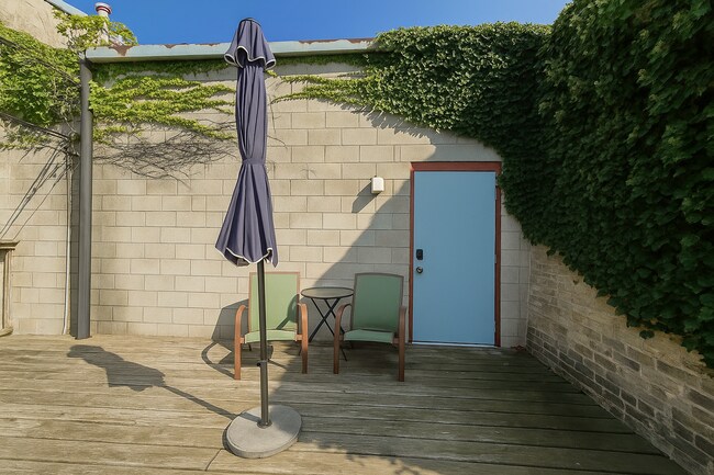 Building Photo - 232 Main St