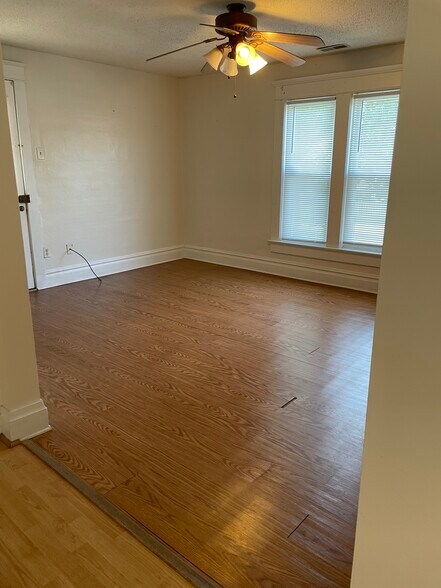 Building Photo - 1312 Park Ave