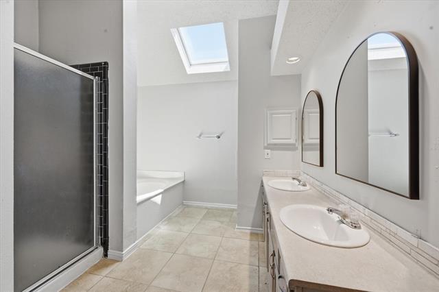 Building Photo - 2338 Stillwater Dr