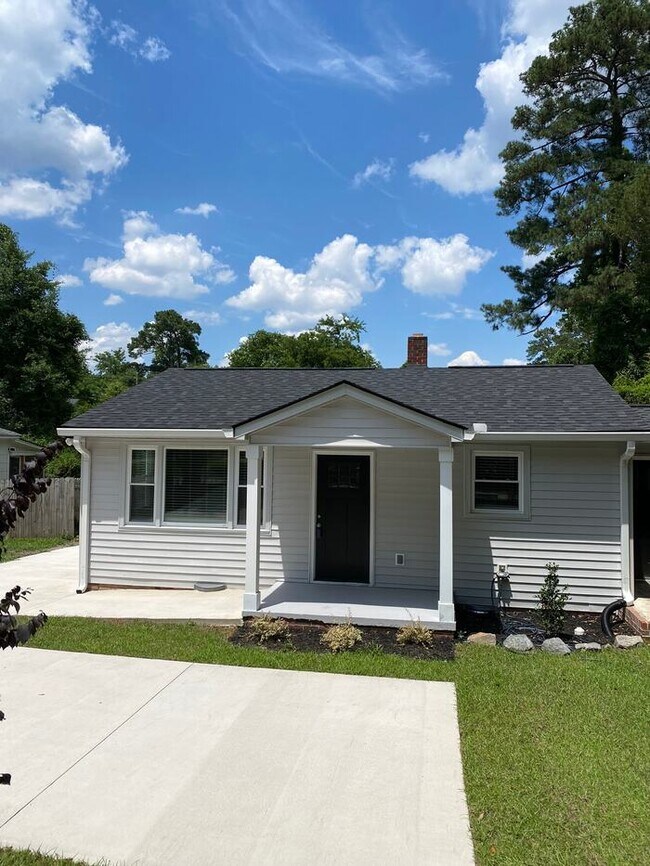 Primary Photo - 3811 Barwick St
