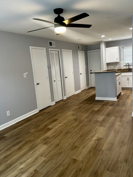 Building Photo - 2302 Maki Rd