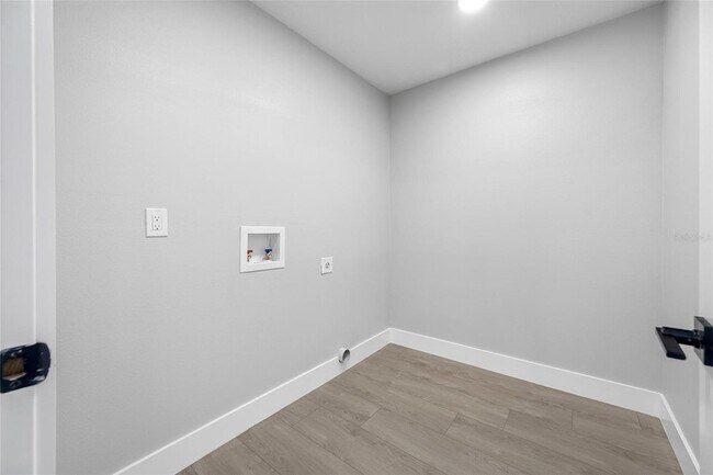 Building Photo - 1029 Bal Harbour Dr