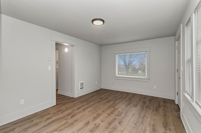 Building Photo - Cute 1 bedroom close to everything in Everett