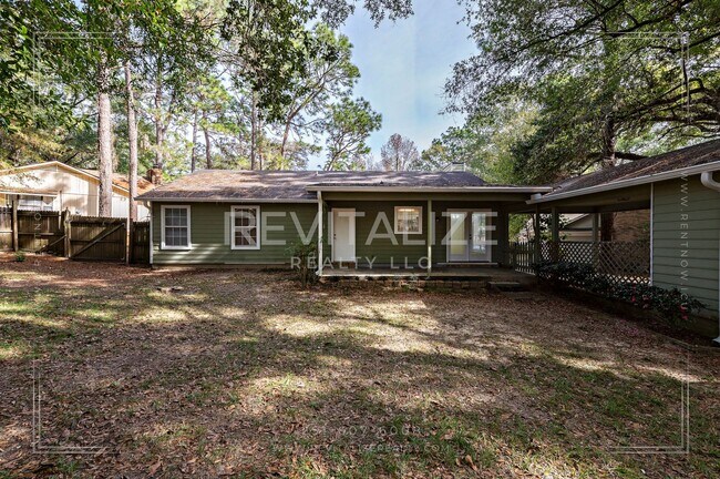 Building Photo - Sweet Cottage-esque 3-Bed 2-Bath in Daphne!