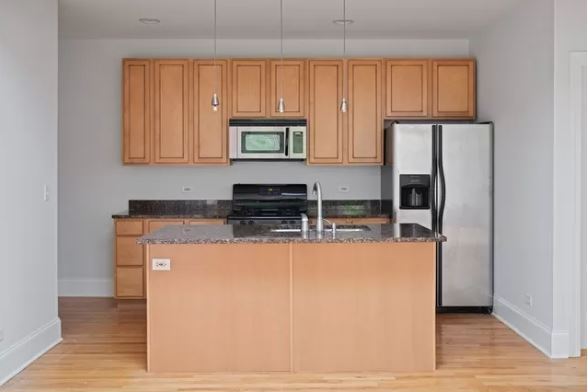 Kitchen - 1136 W Pratt Blvd