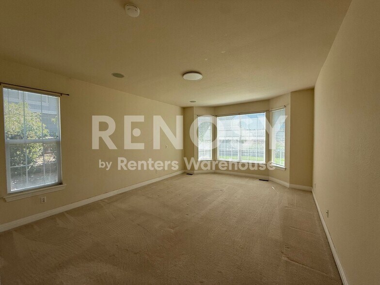 Building Photo - 5158 Silver Feather Cir