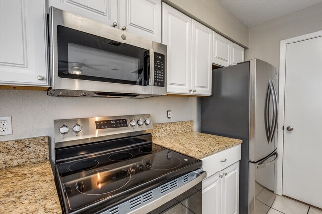 Building Photo - 1930 Avenue B