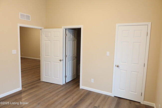 Building Photo - 112 Peonia Rd