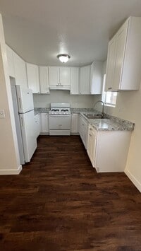 Building Photo - G11350