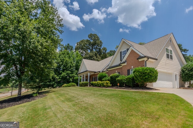 Building Photo - 120 Rosebay Ln