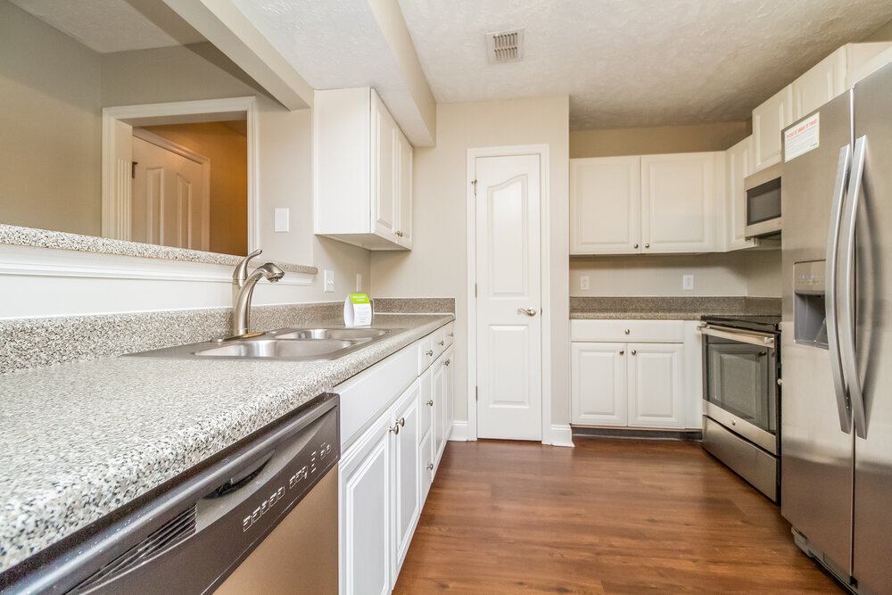 Building Photo - 417 Titans Cir