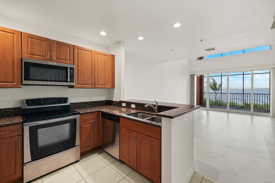 Building Photo - 2745 1st St