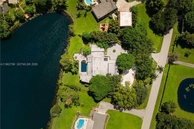 Building Photo - 11000 SW 25th St