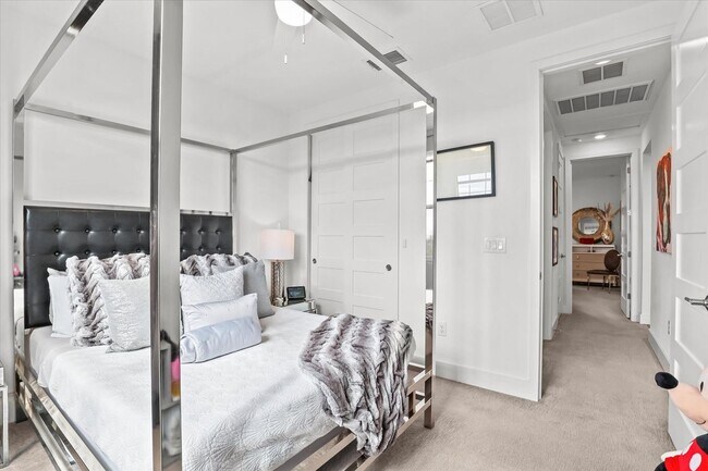 Building Photo - Waterfront Luxury Living | Private Dock + Direct Tampa Bay Access