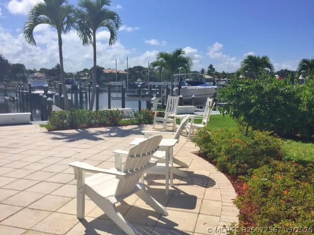 Building Photo - 312 Bay Colony Dr N