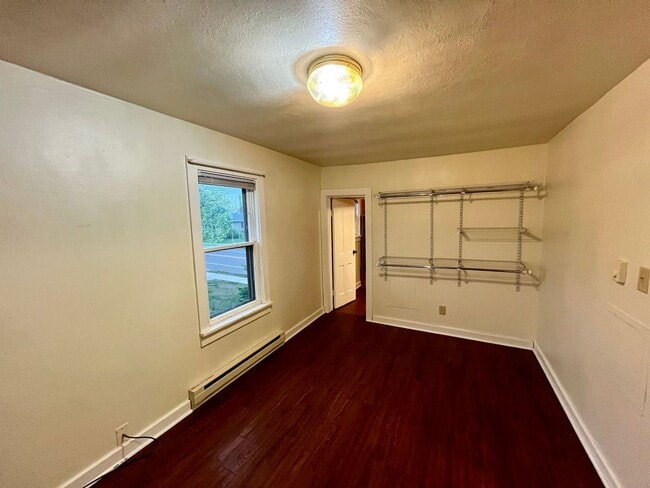 Building Photo - 1415 N Stevens St
