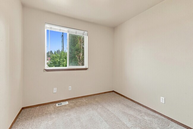Building Photo - 800 N Regal Ct