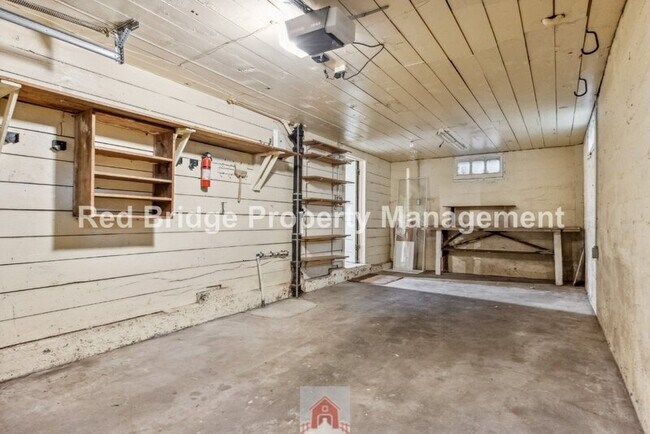 Building Photo - 2619 NE Flanders St
