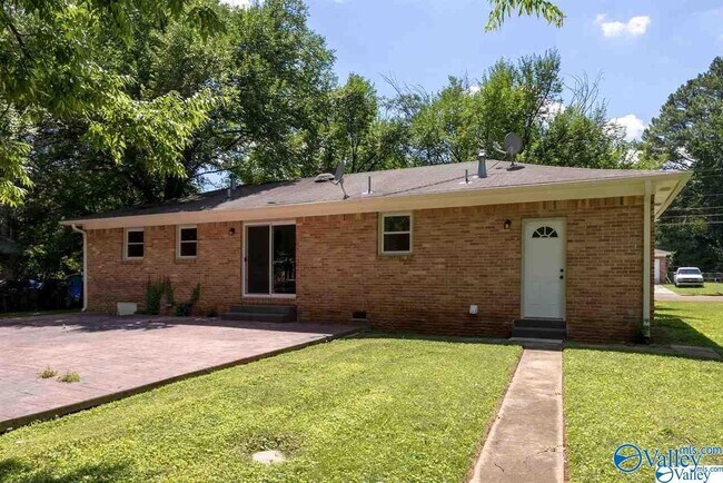 Building Photo - 3508 Lois Ln NW