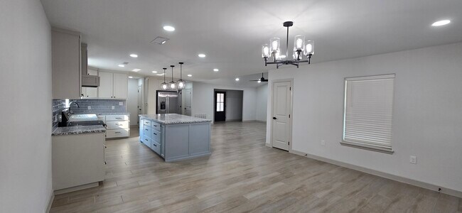 Building Photo - 3809 Buddy Owens Blvd