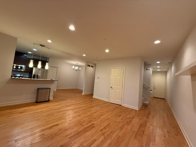 Building Photo - 24 Northfield Terrace