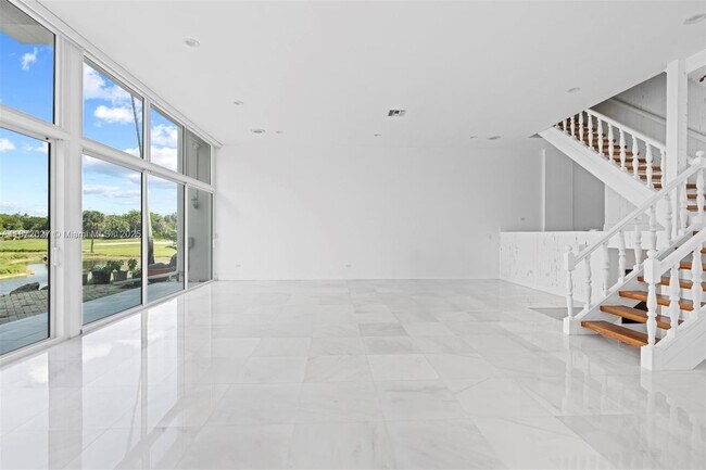 Building Photo - 6795-6793 Brookline Dr
