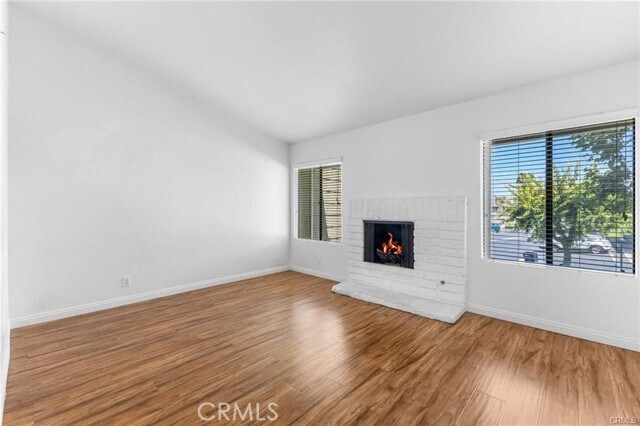 Building Photo - 5 Locust