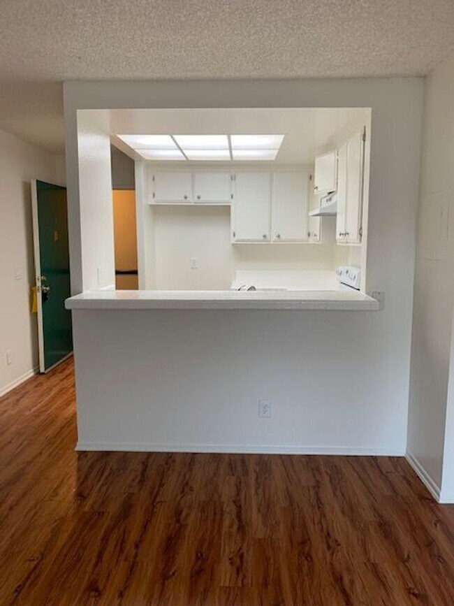 Interior Photo - 820A/