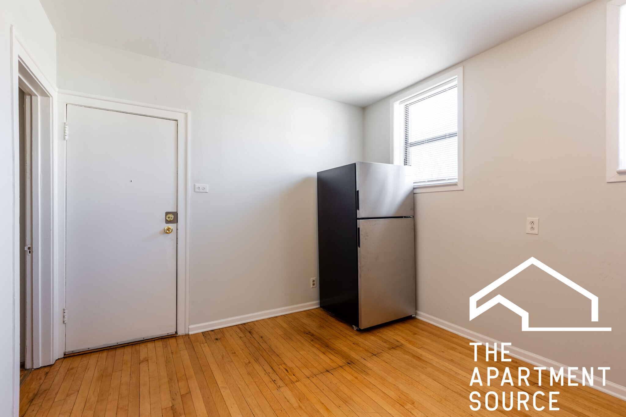 Building Photo - 4810 W Armitage Ave