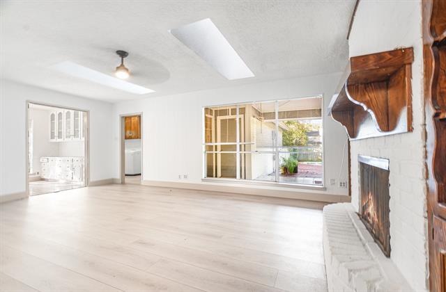 Building Photo - 210 Oak Forest Trail