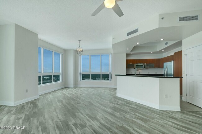 Building Photo - 241 Riverside Dr