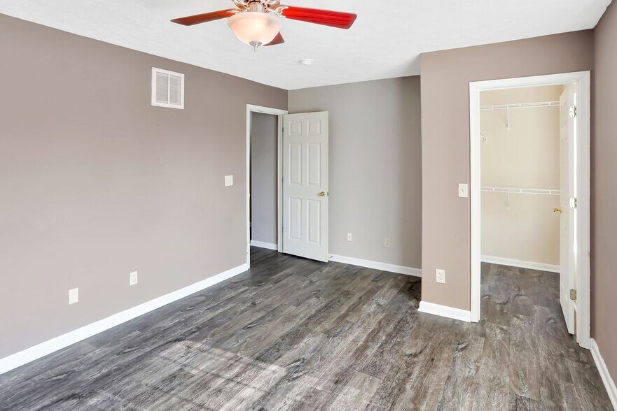 Building Photo - 213 Copperfield Ln