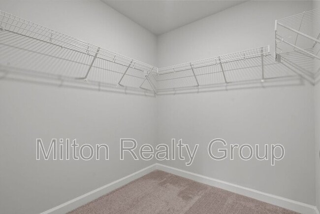 Building Photo - 45 Village Edge Dr