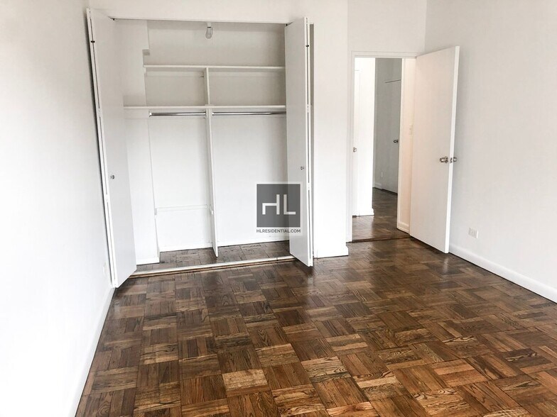 Building Photo - 5 AVENUE