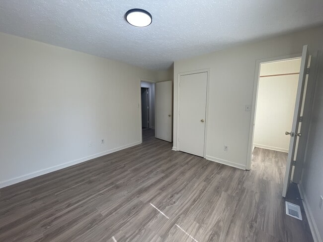 Building Photo - 156 Cedar Crest Dr