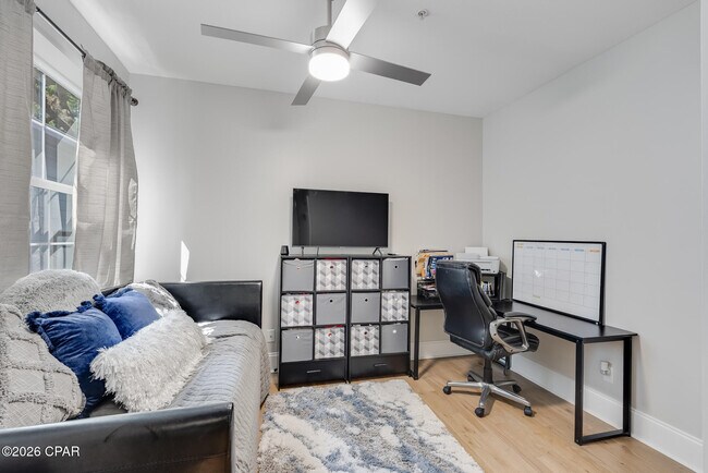 Building Photo - 3827 Mariner Dr