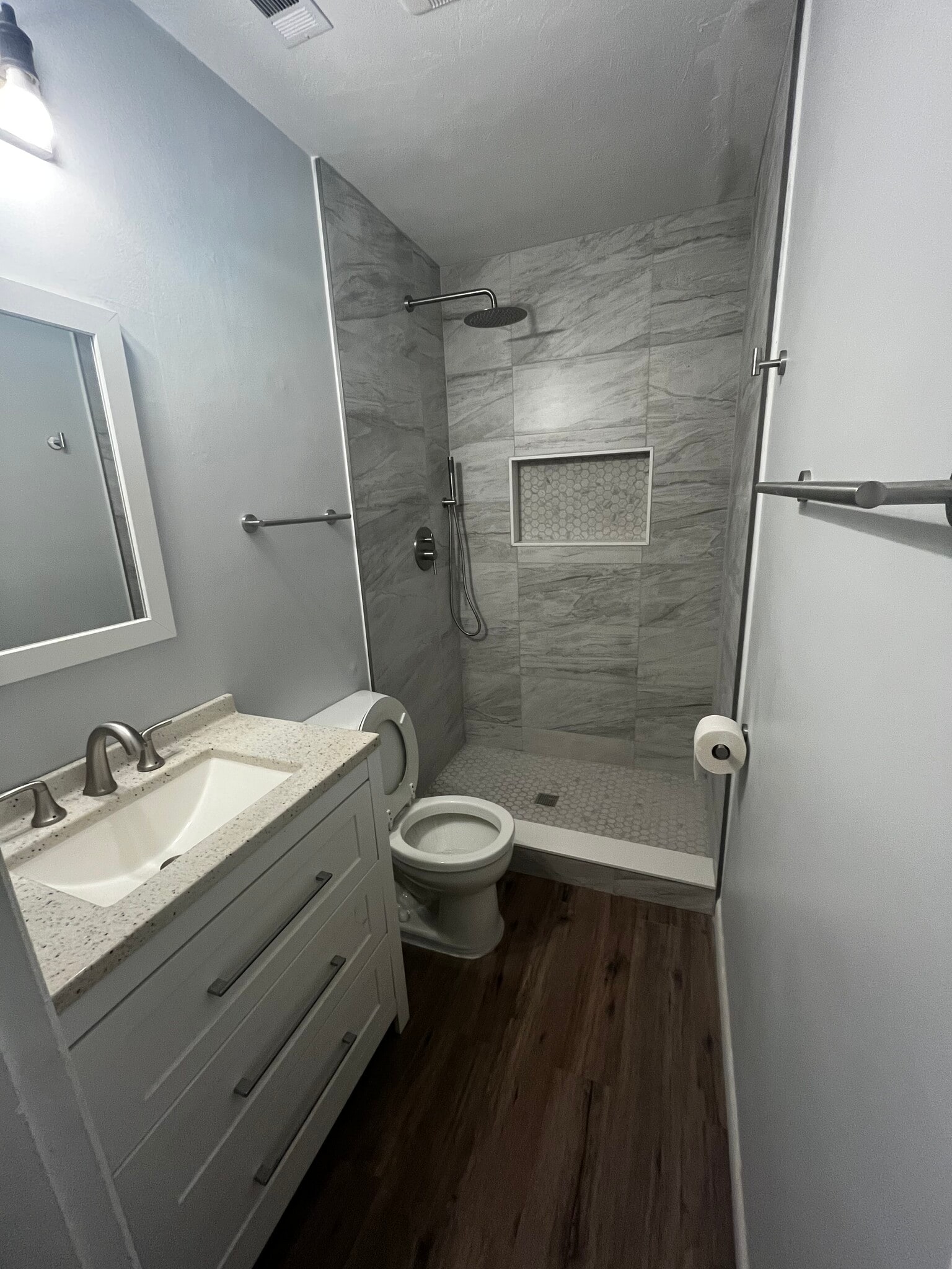 Master Bath - 4802 Easy St