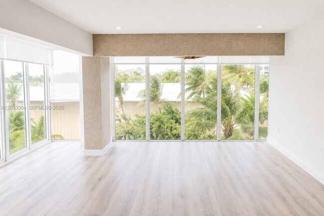 Building Photo - 550 Ocean Dr