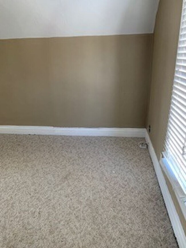 Building Photo - FIVE BR, 2 BA HOUSE in Jesup