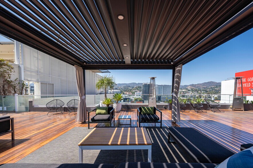 Building Photo - 6250 Hollywood Blvd
