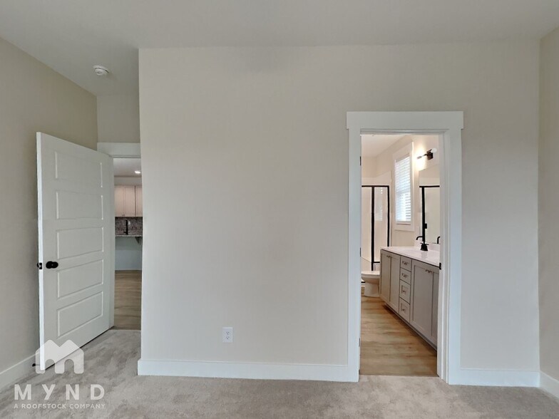 Building Photo - 907 East St