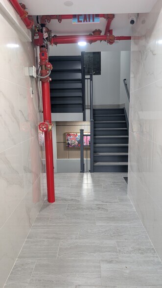 Building Photo - 501 Central Ave