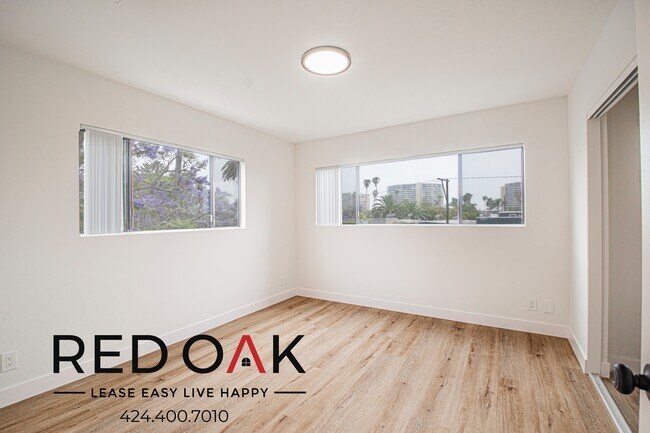 Building Photo - 2500 Abbot Kinney Blvd